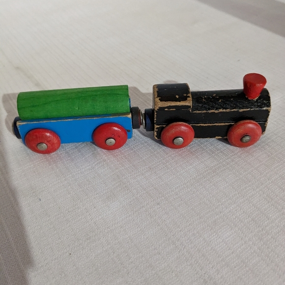 VTG Wooden Train Engine,log hauler w/log  toy wood wheels Thomas Brio compatible - Picture 1 of 16